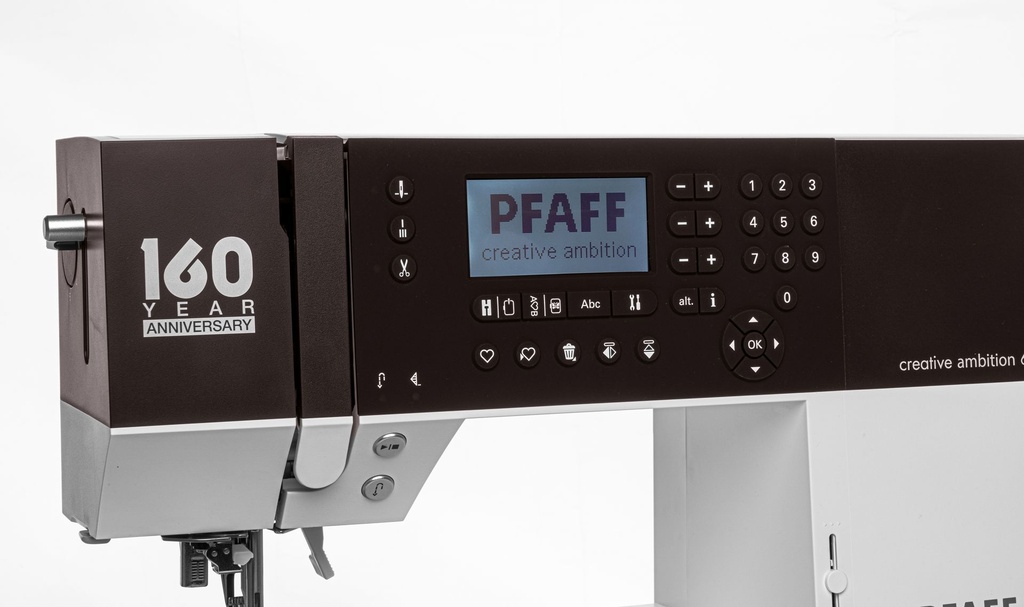 25467_pfaff-640-buttons-02.jpg