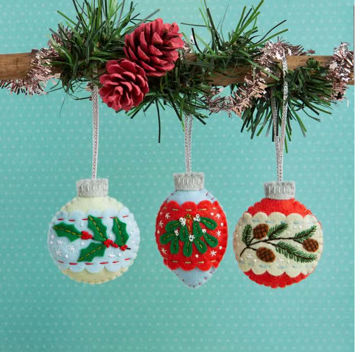 Christmas Baubles Felt Kit